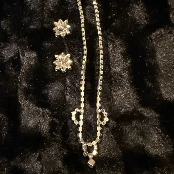 Vintage Rhinestone Necklace w/Weiss Screw Back Pronged Rhinestone Earrings - Picture 2 of 6